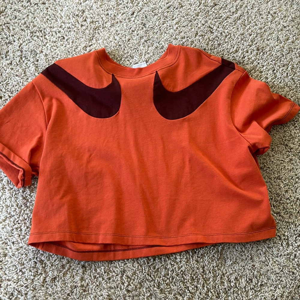 Women’s Nike shirt